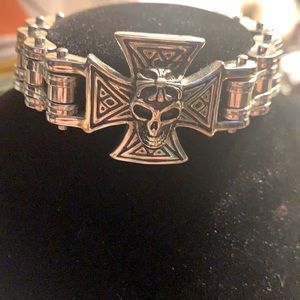 8 “ Skull Heavy Link Stainless Steel Bracelet